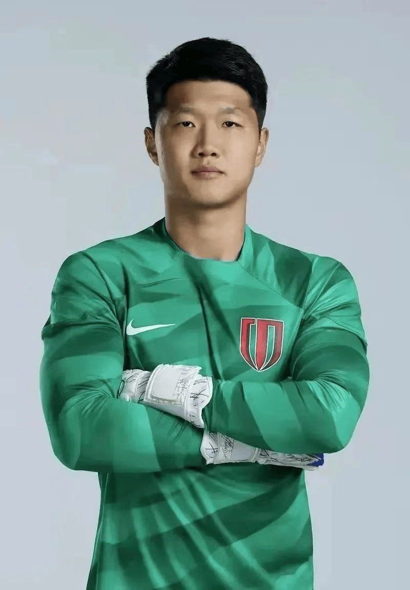 bet365直播中心-足球学院选拔赛首次举办，新秀球员展现才华